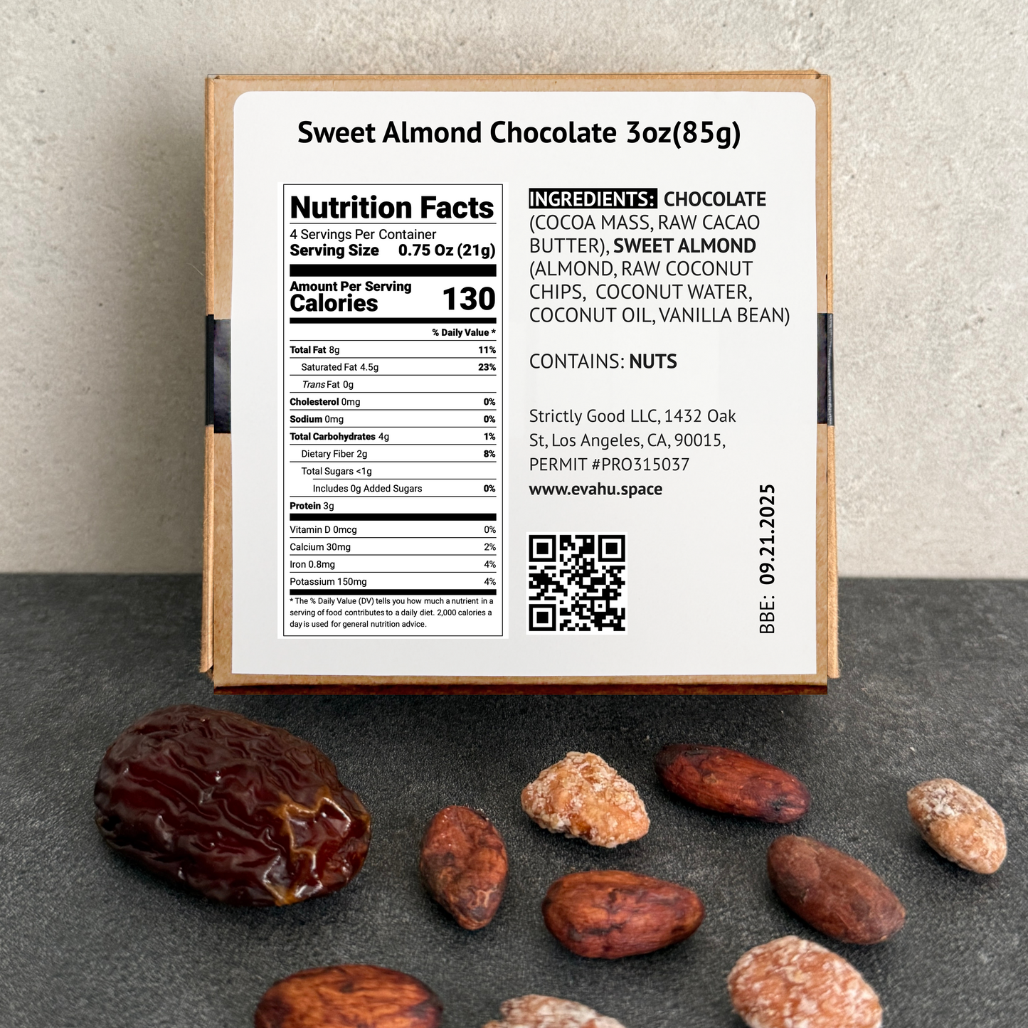 SWEET ALMOND CHOCOLATE 8-PACK